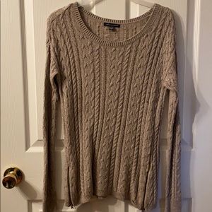 American Eagle Beige Sweater (Size M)